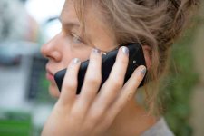Frau am Handy.jpg